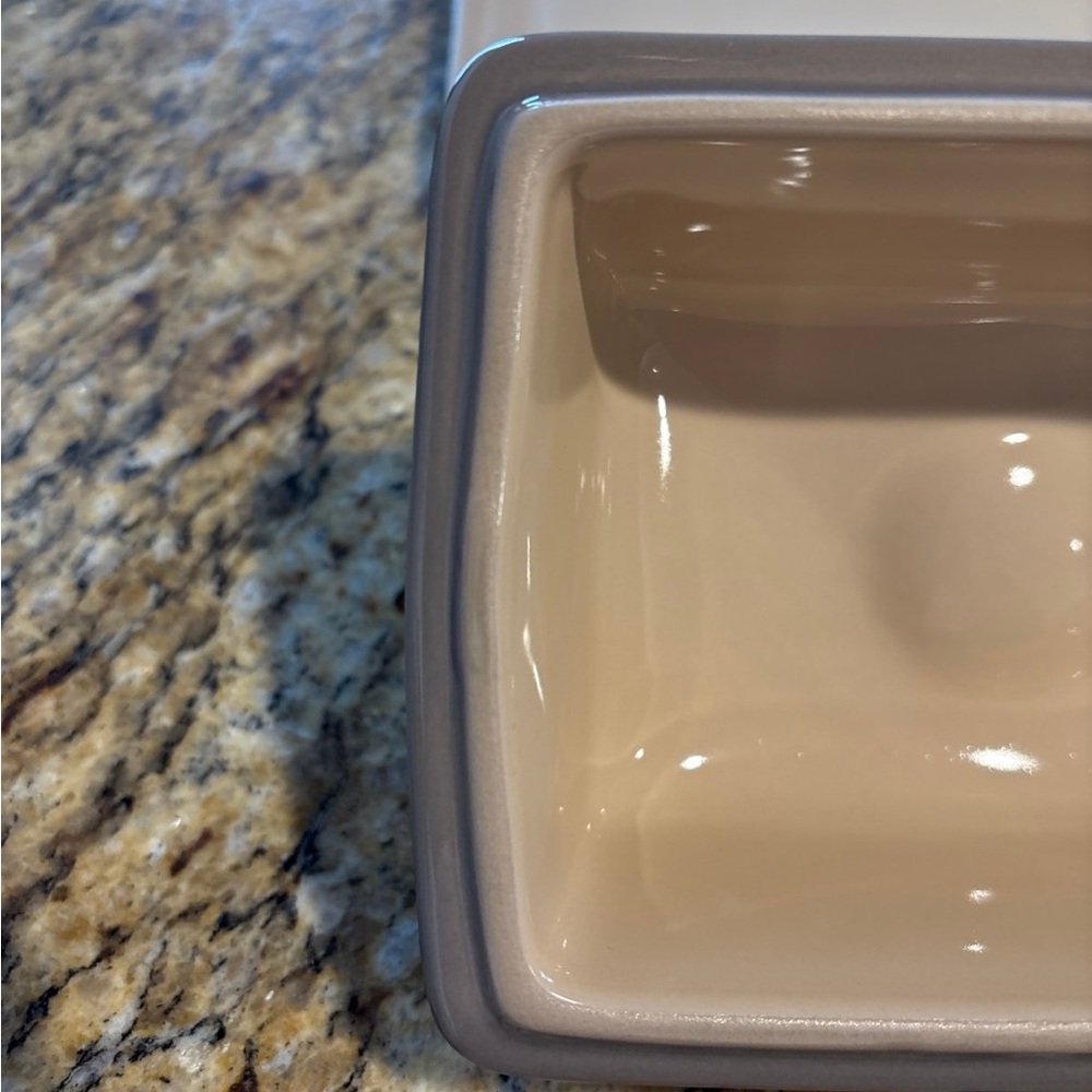 Le Creuset Stoneware Butter Dish UK, Flint - Picture 9 of 13